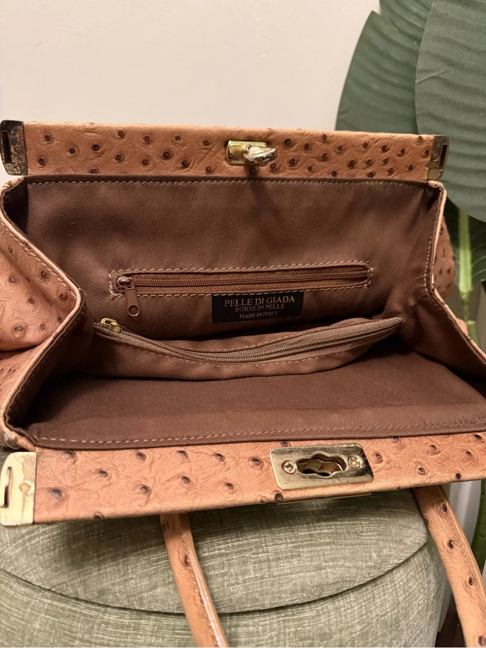 Pelle di Giada Made in Italy ostrich-textured/ostrich leather handbag